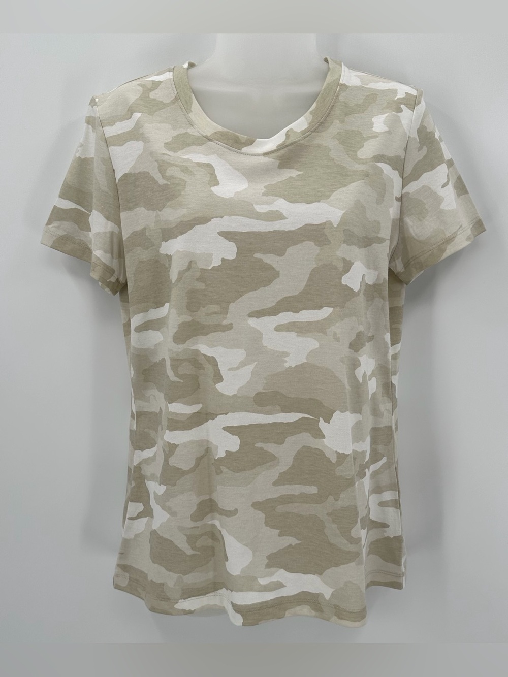 Under Armour Tee Womens M Beige Camo Loose Fit Short Sleeve Cotton Blend Crew